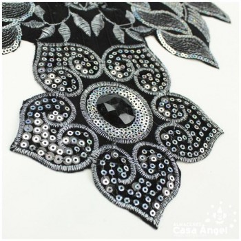 CUELLO TERMOADHESIVO NEGRO CON LENTEJUELAS Y PIEDRAS SERIE GARDENIA