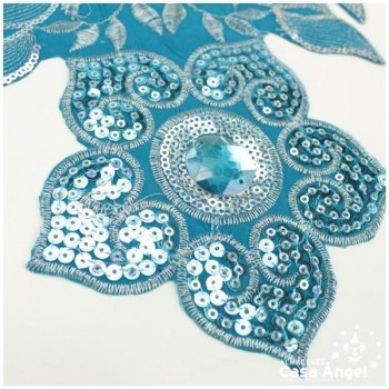 CUELLO TERMOADHESIVO TURQUESA CON LENTEJUELAS Y PIEDRAS SERIE GARDENIA