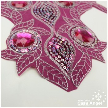 CUELLO TERMOADHESIVO FUCSIA CON LENTEJUELAS Y PIEDRAS SERIE PETUNIA