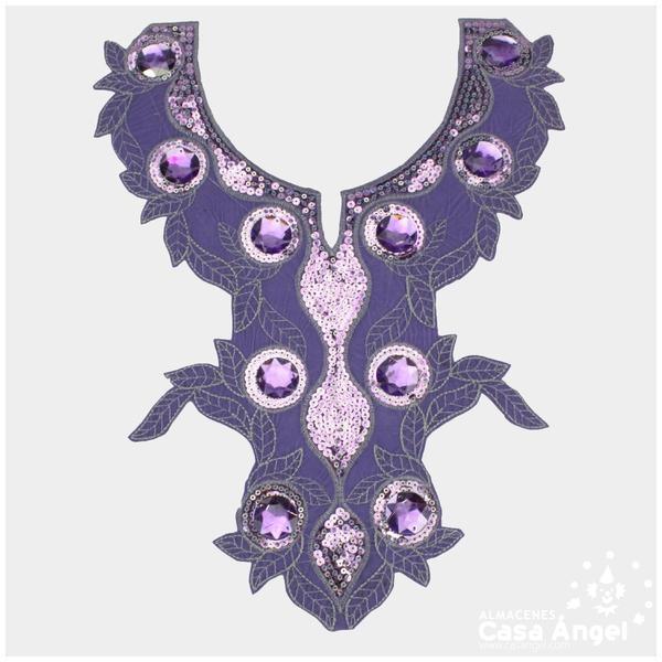 CUELLO TERMOADHESIVO LILA CON LENTEJUELAS Y PIEDRAS SERIE PETUNIA