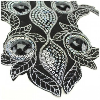 CUELLO TERMOADHESIVO NEGRO CON LENTEJUELAS Y PIEDRAS SERIE PETUNIA