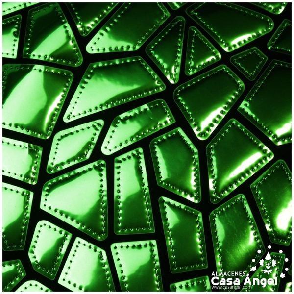 TERCIOPELO NEGRO CON PLACAS VERDES DE ACETATO BORDADO SERIE DRACHEN 140cm