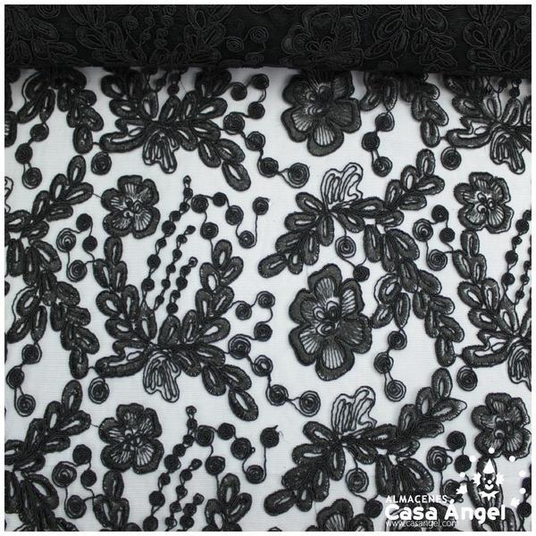 TUL NEGRO CON BORDADO DE FLORES EN CORDONCILLO 130cm